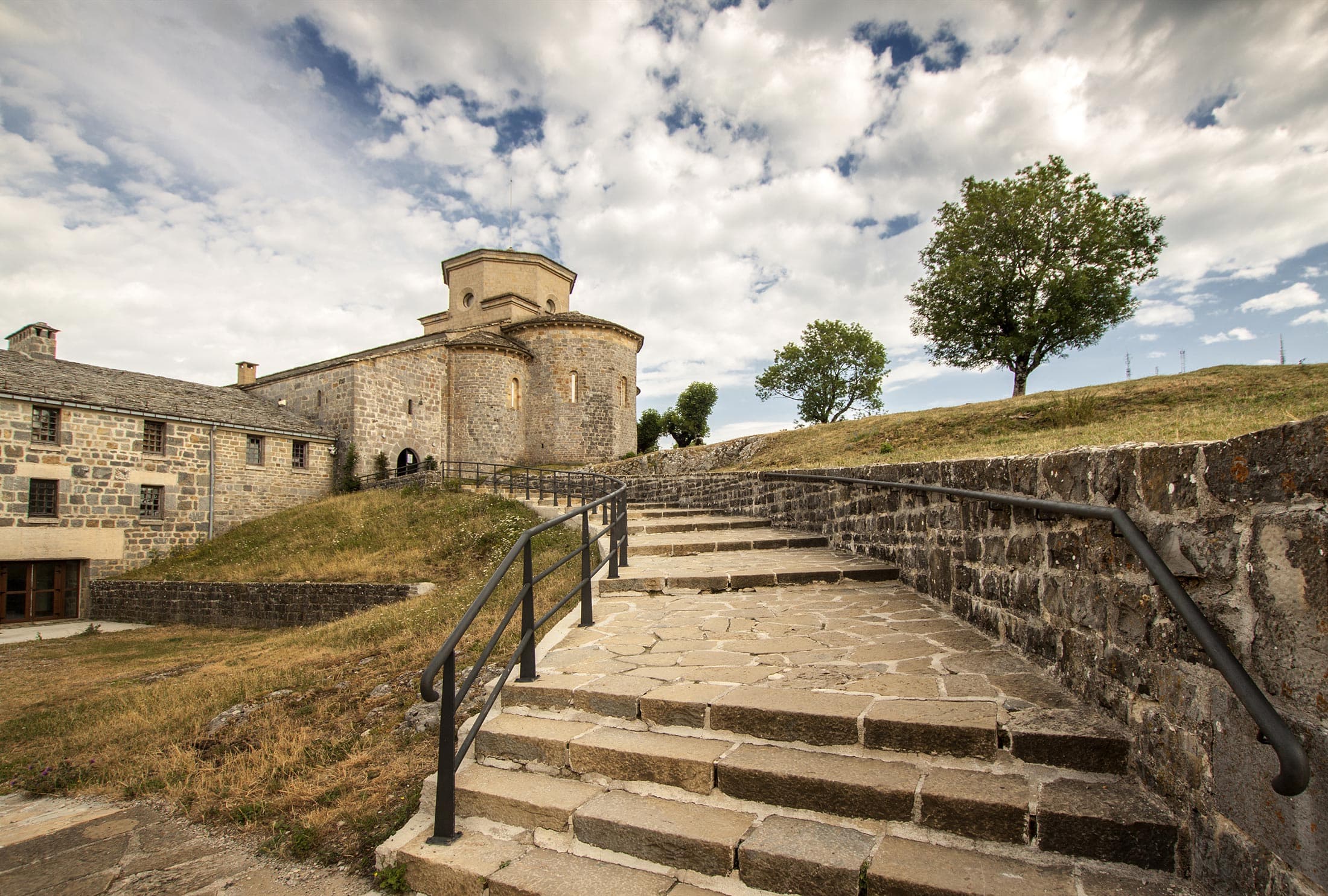 Santuario de San Miguel de Aralar